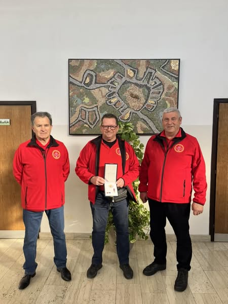 🔴 Klub 100 kapi educirao učenike o važnosti darivanja krvi 🔴